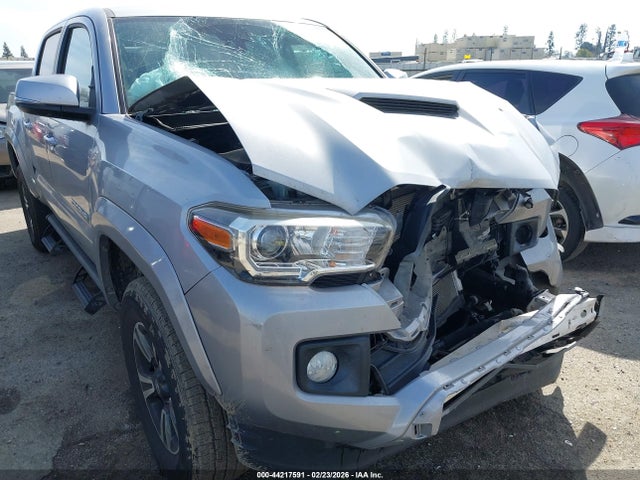3TMCZ5AN9JM152853 Toyota Tacoma Trd Sport