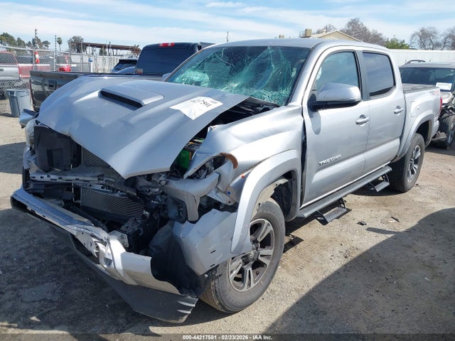 3TMCZ5AN9JM152853 Toyota Tacoma Trd Sport