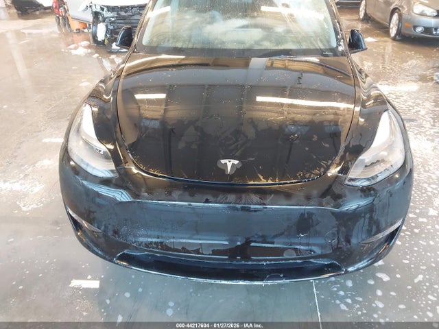 Продажа на аукционе авто 2023 Tesla Model Y Awd/long Range Dual Motor All-wheel Drive, vin: 7SAYGAEE4PF770208, номер лота: 44217604