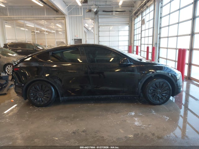 Продажа на аукционе авто 2023 Tesla Model Y Awd/long Range Dual Motor All-wheel Drive, vin: 7SAYGAEE4PF770208, номер лота: 44217604