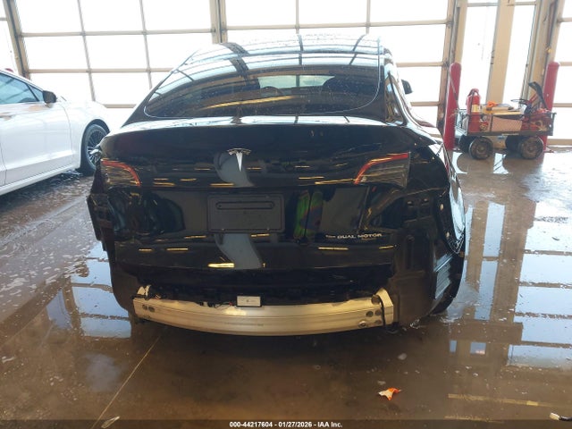 Продажа на аукционе авто 2023 Tesla Model Y Awd/long Range Dual Motor All-wheel Drive, vin: 7SAYGAEE4PF770208, номер лота: 44217604