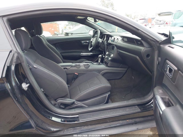 Ford Mustang V6 2017 1FA6P8AM3H5333853 Image 5