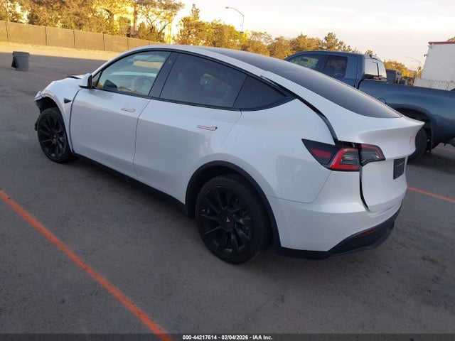 2021 TESLA MODEL Y 5YJYGDEE8MF140248 Photo 2