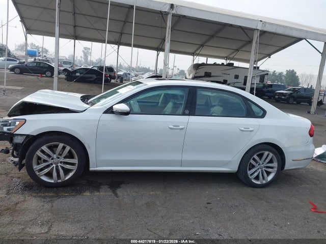 1VWLA7A33KC014503 Volkswagen Passat 2.0t Wolfsburg Edition