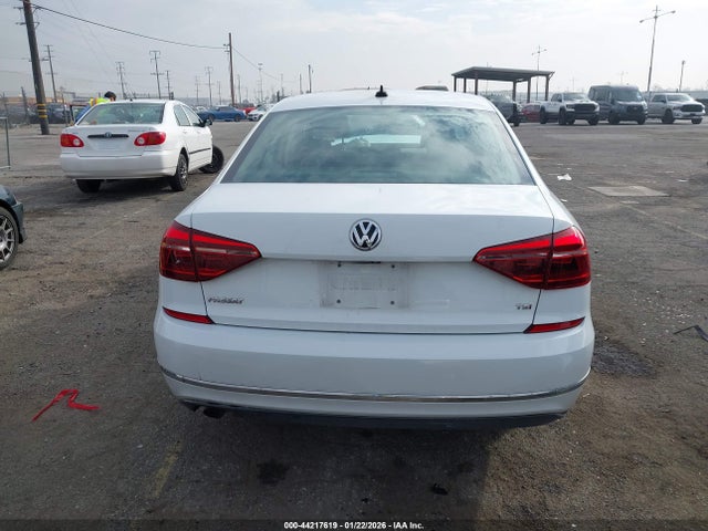 1VWLA7A33KC014503 Volkswagen Passat 2.0t Wolfsburg Edition