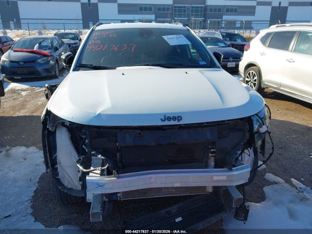 Продажа на аукционе авто 2025 Jeep Compass Latitude 4x4, vin: 3C4NJDBNXST555594, номер лота: 44217637