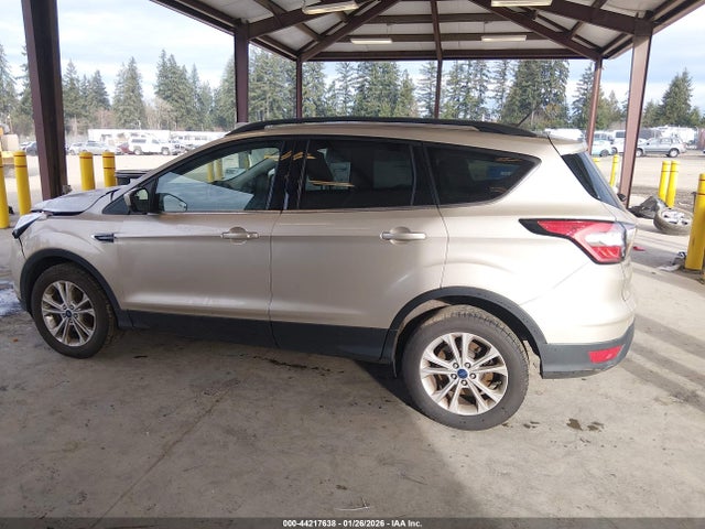 1FMCU9GDXJUA78273 Ford ESCAPE SE