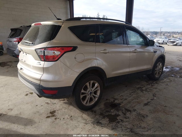 1FMCU9GDXJUA78273 Ford ESCAPE SE