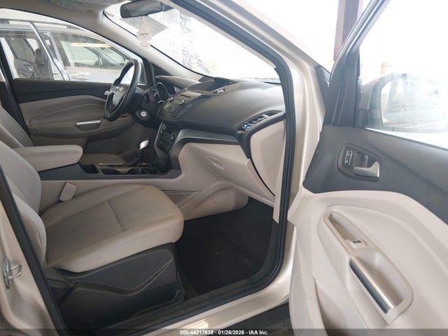 1FMCU9GDXJUA78273 Ford ESCAPE SE
