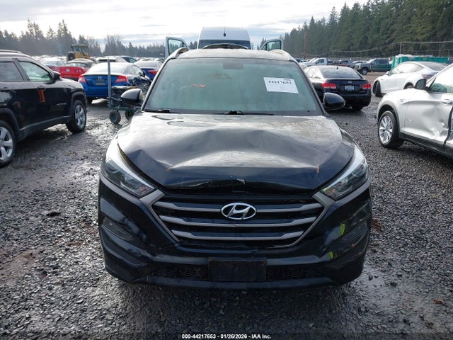 44217653 :رقم المزاد ، KM8J3CA41GU101299 vin ، 2016 Hyundai Tucson Se مزاد بيع