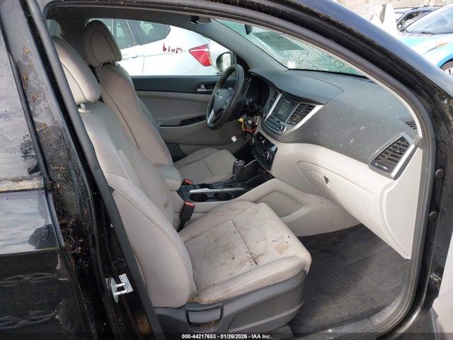 44217653 :رقم المزاد ، KM8J3CA41GU101299 vin ، 2016 Hyundai Tucson Se مزاد بيع