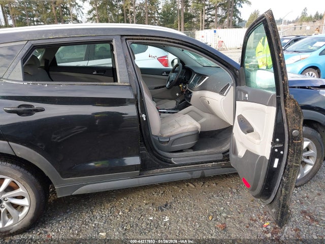 44217653 :رقم المزاد ، KM8J3CA41GU101299 vin ، 2016 Hyundai Tucson Se مزاد بيع