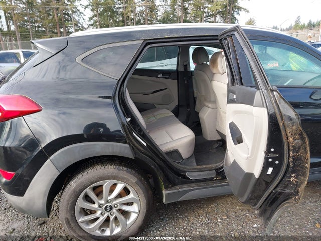 44217653 :رقم المزاد ، KM8J3CA41GU101299 vin ، 2016 Hyundai Tucson Se مزاد بيع