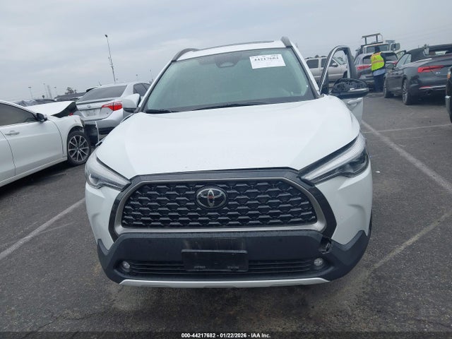 Toyota Corolla Cross Xle 2023 7MUDAAAG7PV069183 Image 12