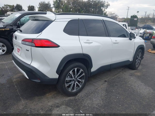 Toyota Corolla Cross Xle 2023 7MUDAAAG7PV069183 Image 4