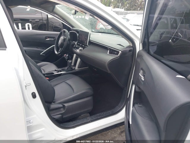 Toyota Corolla Cross Xle 2023 7MUDAAAG7PV069183 Image 5