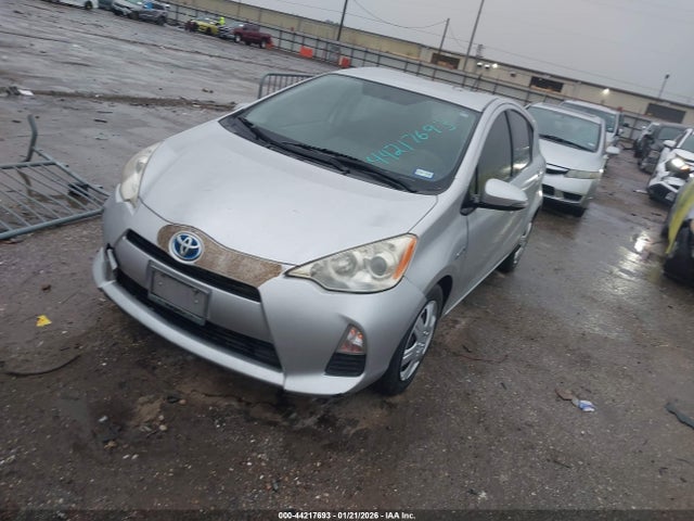 2013 TOYOTA PRIUS C JTDKDTB35D1539302 Photo 1