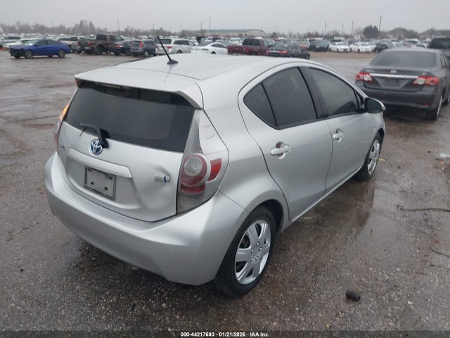 2013 TOYOTA PRIUS C JTDKDTB35D1539302 Photo 3