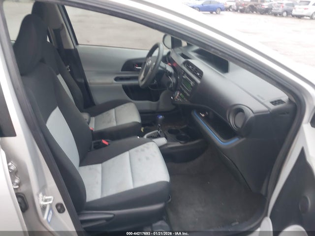 2013 TOYOTA PRIUS C JTDKDTB35D1539302 Photo 4