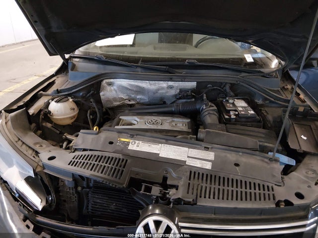 2016 VOLKSWAGEN TIGUAN WVGBV7AX8GW588621 Photo 9