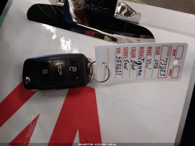 2016 VOLKSWAGEN TIGUAN WVGBV7AX8GW588621 Photo 10