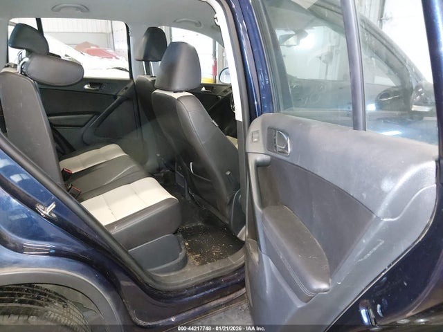 2016 VOLKSWAGEN TIGUAN WVGBV7AX8GW588621 Photo 7