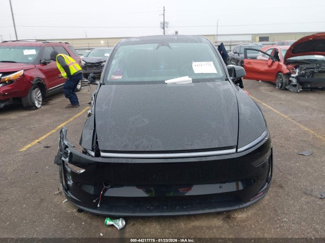 2026 Tesla Model Y მანქანა იყიდება აუქციონზე, vin: 7SAYGDED3TA587768, აუქციონის ნომერი: 44217775
