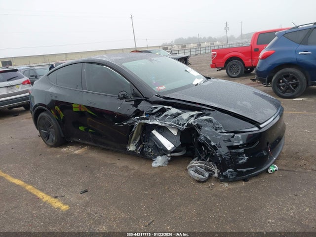 2026 Tesla Model Y მანქანა იყიდება აუქციონზე, vin: 7SAYGDED3TA587768, აუქციონის ნომერი: 44217775