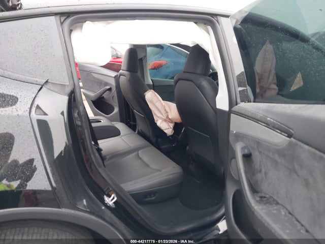 2026 Tesla Model Y მანქანა იყიდება აუქციონზე, vin: 7SAYGDED3TA587768, აუქციონის ნომერი: 44217775