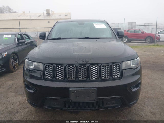 1C4RJEAG1HC952318 Jeep Grand Cherokee Altitude 4x2