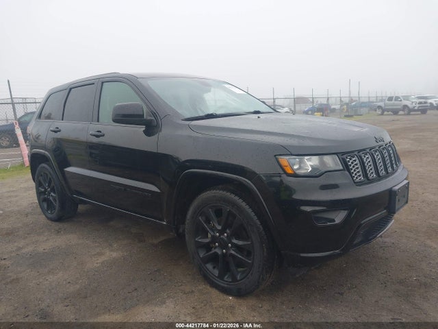 1C4RJEAG1HC952318 Jeep Grand Cherokee Altitude 4x2