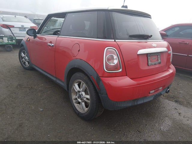 2012 MINI COOPER WMWSU3C55CT258990 Photo 2