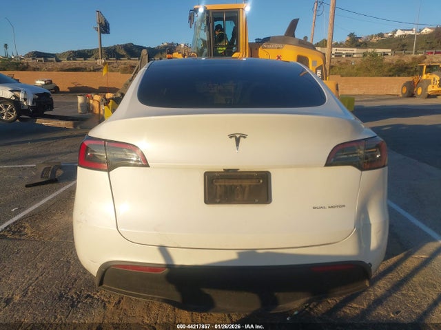 Aukcja sprzedaży 2024 Tesla Model Y Long Range Dual Motor All-wheel Drive, vin: 7SAYGDEE5RF090886, numer aukcji: 44217857