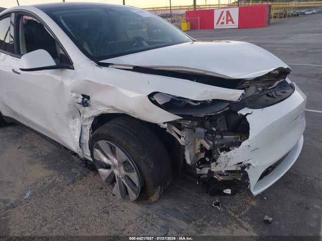 2024 TESLA MODEL Y 7SAYGDEE5RF090886 Photo 5