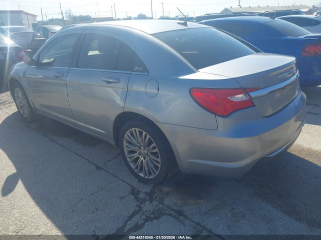 Chrysler 200 LX 2014 1C3CCBAB2EN205401 Image 3