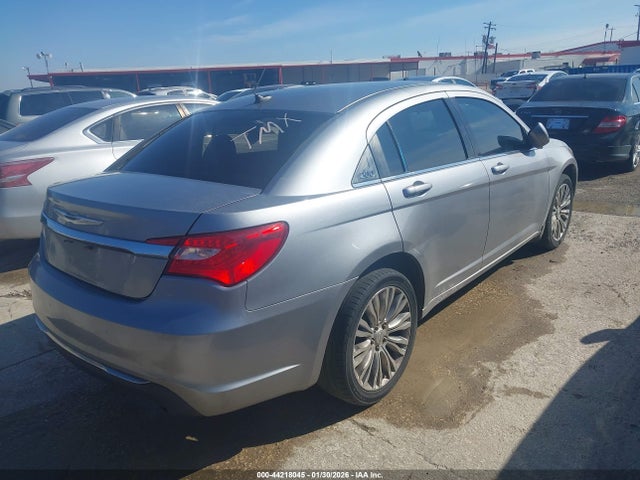 Chrysler 200 LX 2014 1C3CCBAB2EN205401 Image 4
