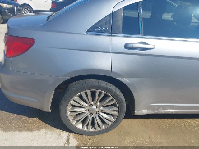 Chrysler 200 LX 2014 1C3CCBAB2EN205401 Image 6
