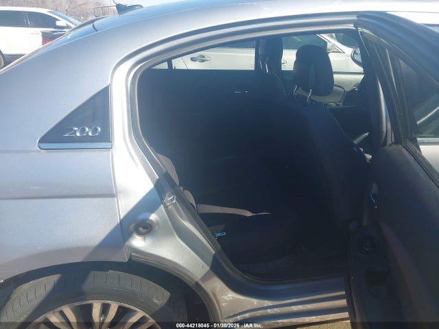 Chrysler 200 LX 2014 1C3CCBAB2EN205401 Image 8