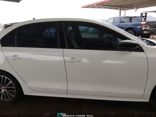 3VWD17AJXGM237176 Volkswagen Jetta 1.8t Sport