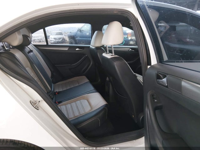 3VWD17AJXGM237176 Volkswagen Jetta 1.8t Sport