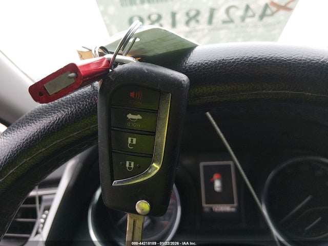 4T1B11HK2KU757989 Toyota CAMRY SE