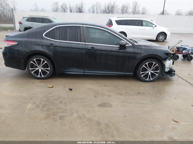 4T1B11HK2KU757989 Toyota CAMRY SE