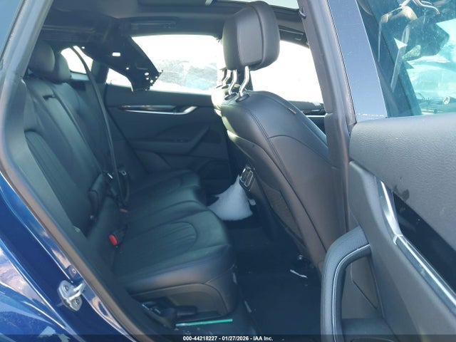 2022 MASERATI LEVANTE ZN661XUA7NX402145 Photo 7