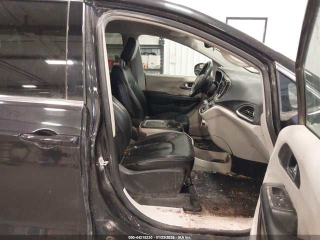 44218230 :رقم المزاد ، 2C4RC1BG2NR190993 vin ، 2022 Chrysler Pacifica Touring L مزاد بيع