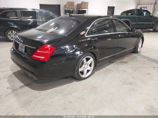 2011 MERCEDES-BENZ S 550 WDDNG7BB6BA408675 Photo 3