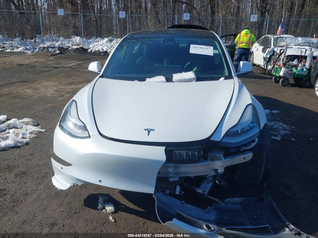 2019 Tesla Model 3 Long Range/performance მანქანა იყიდება აუქციონზე, vin: 5YJ3E1EB0KF413684, აუქციონის ნომერი: 44218267