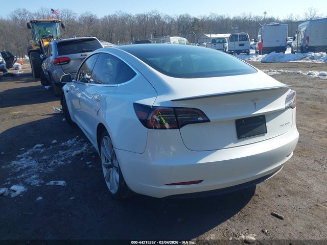 2019 TESLA MODEL 3 5YJ3E1EB0KF413684 Photo 2