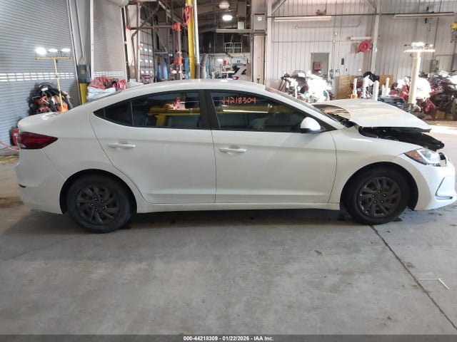 5NPD74LF9HH210812 Hyundai ELANTRA SE