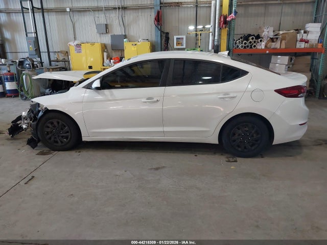 5NPD74LF9HH210812 Hyundai ELANTRA SE