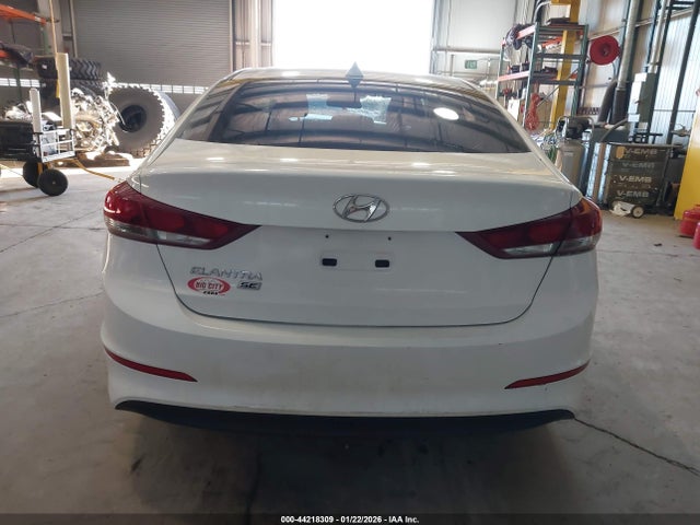 5NPD74LF9HH210812 Hyundai ELANTRA SE